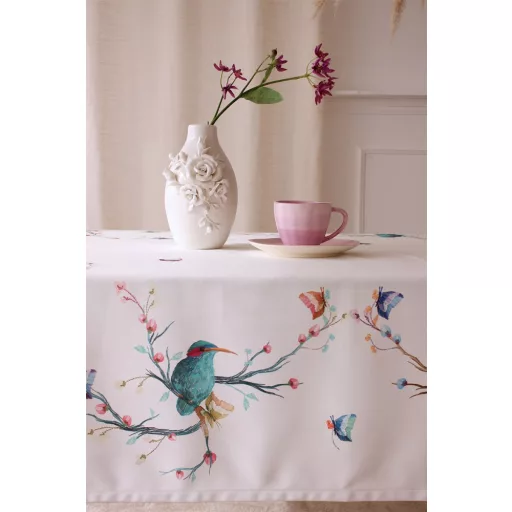 PAJAROS BORDADOS PRÉMIUM SZENNYTASZÍTÓ ASZTALTERÍTŐ, 145X145 CM
