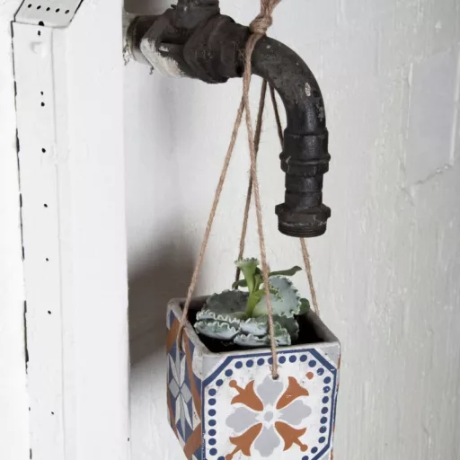 Mediterrán stílusú kerámia felakasztható virágcserép, portugál mozaik mintával, 13,6 x 13,6 cm, kültéri és beltéri dekorációs kiegészítő