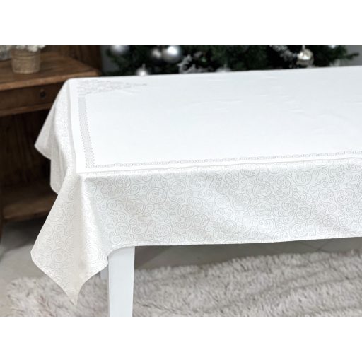 Ezüst lurex asztalterítő, karácsonyfa mintás, 137x180 cm