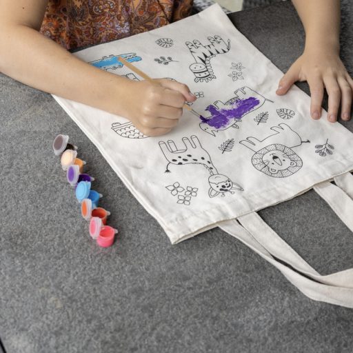 Kifesthető vadon élő állatos vászon gyerek táska, festékkel és ecsettel, 29 x 30 cm