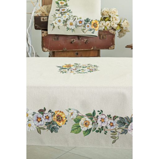 Árvácska virágos asztalterítő, 137x240 cm
