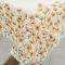 Apró, sárga virágos asztalterítő, 96x100 cm