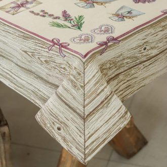  Levendulás asztalterítő fa mintás szegéllyel, 137x180 cm